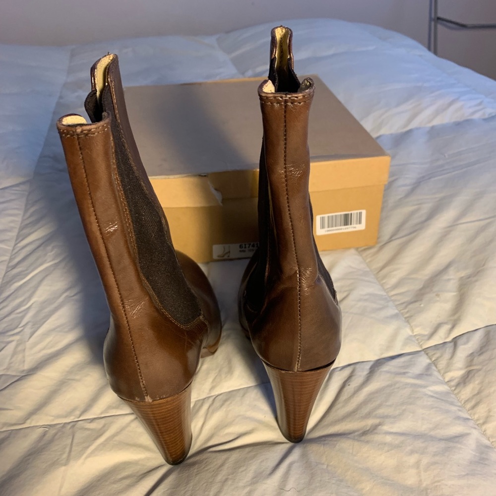 Women’s Leather Ankle Boots - Picture 4 of 5